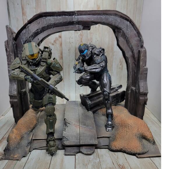 Halo 5: Guardians Limited Collectors Edition Statue Xbox One Extra Head & Game
